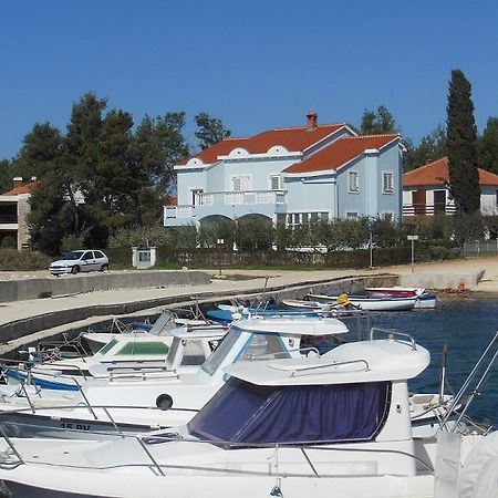 Apartments Maslina Привлака Екстериор снимка